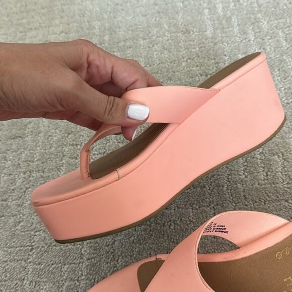 Lspace x Matisse “Alisa” platform thong flip flop in crystal pink square toe - Picture 9 of 11